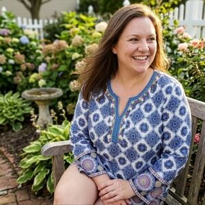 Ruby Rd. Blue and White Geometric Tunic